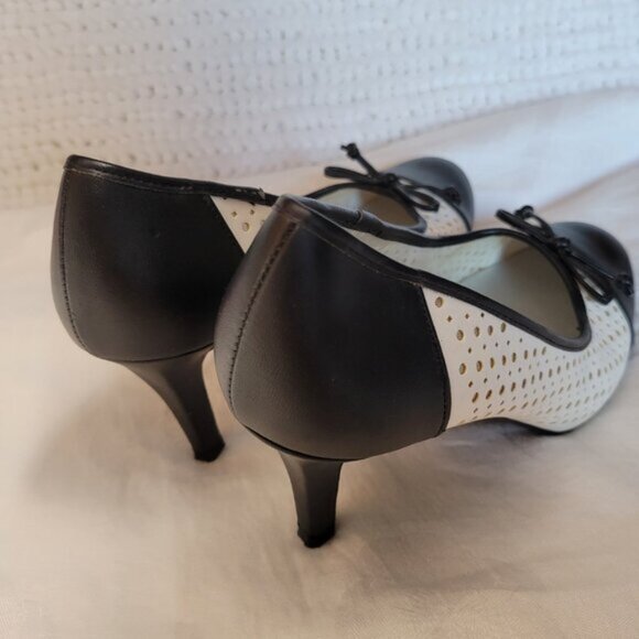 Women's Shoes Comfort Plus Predictions heels black white w/bow sz 7 1/2 Wide - Picture 4 of 10